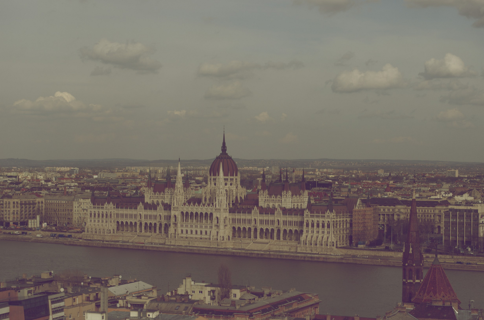 Street_Parliament_Budapest