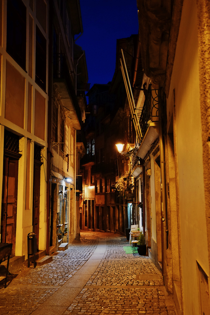 Streets of Porto by night #2