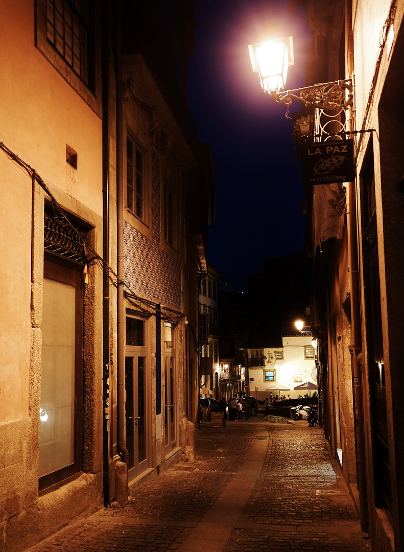 Streets of Porto by night #3