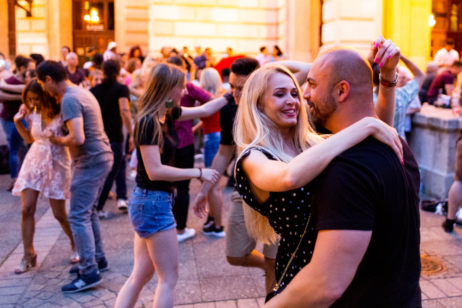 streetsalsa in frankfurt 'das leben nach draußen verlagern