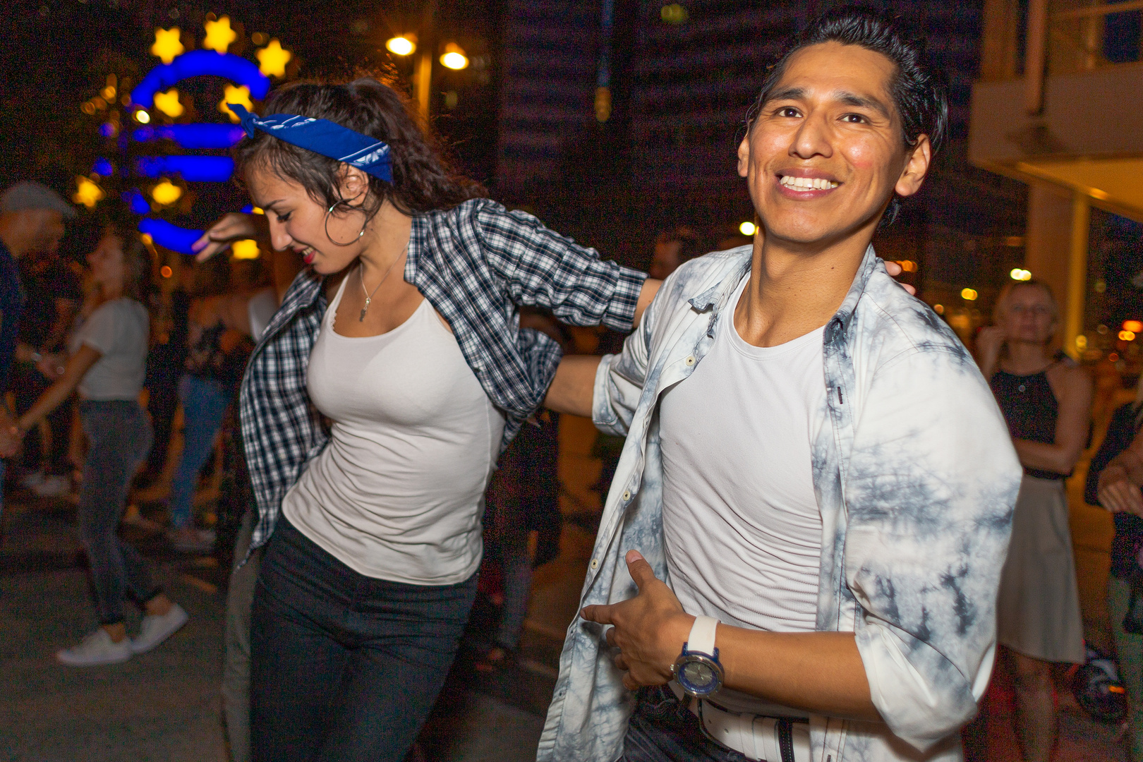 streetsalsa in frankfurt 'das leben nach draussen verlagern'