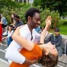 streetsalsa in frankfurt | 'das leben nach draußen verlagern'