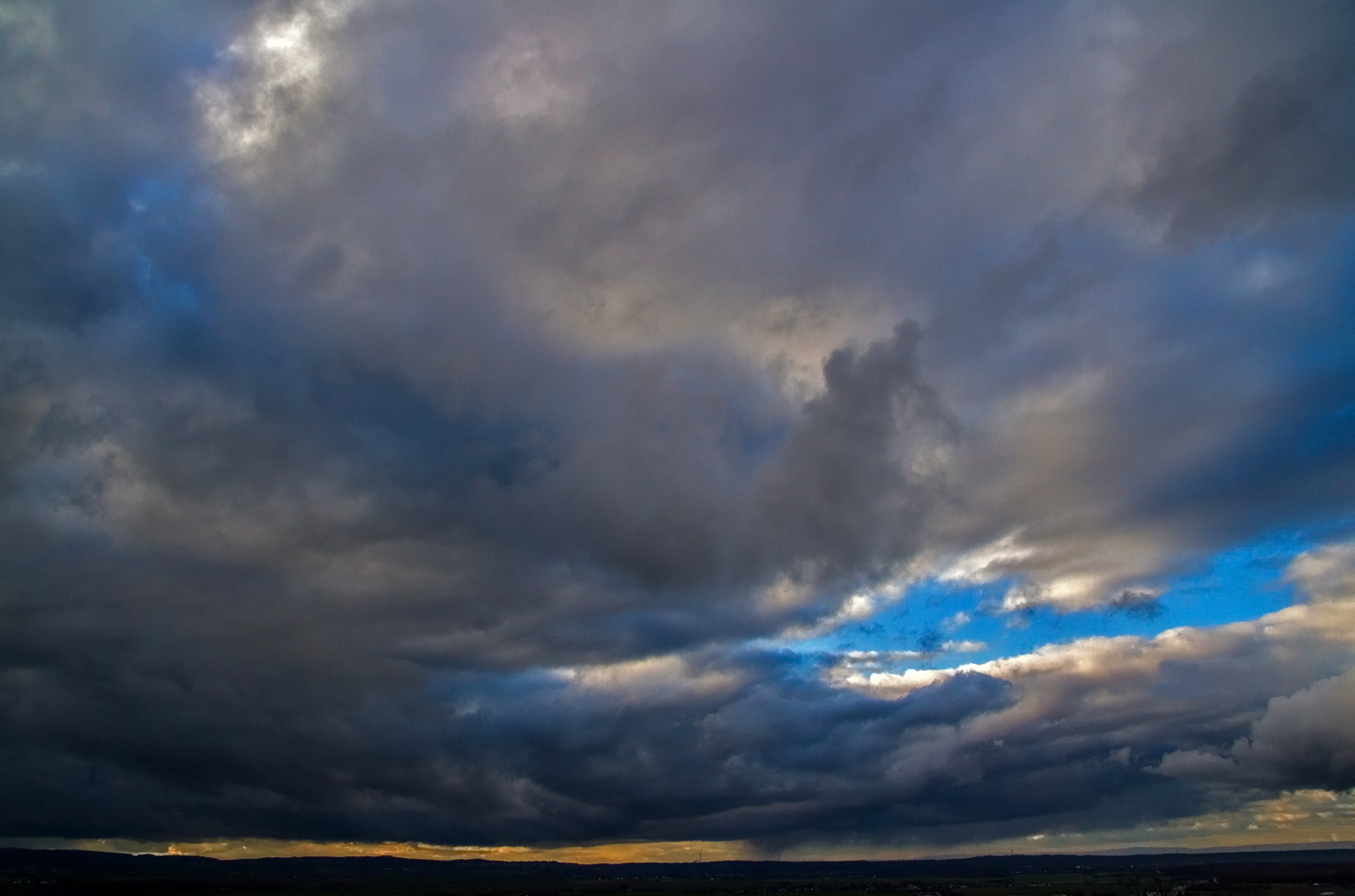 Streifen am Horizont