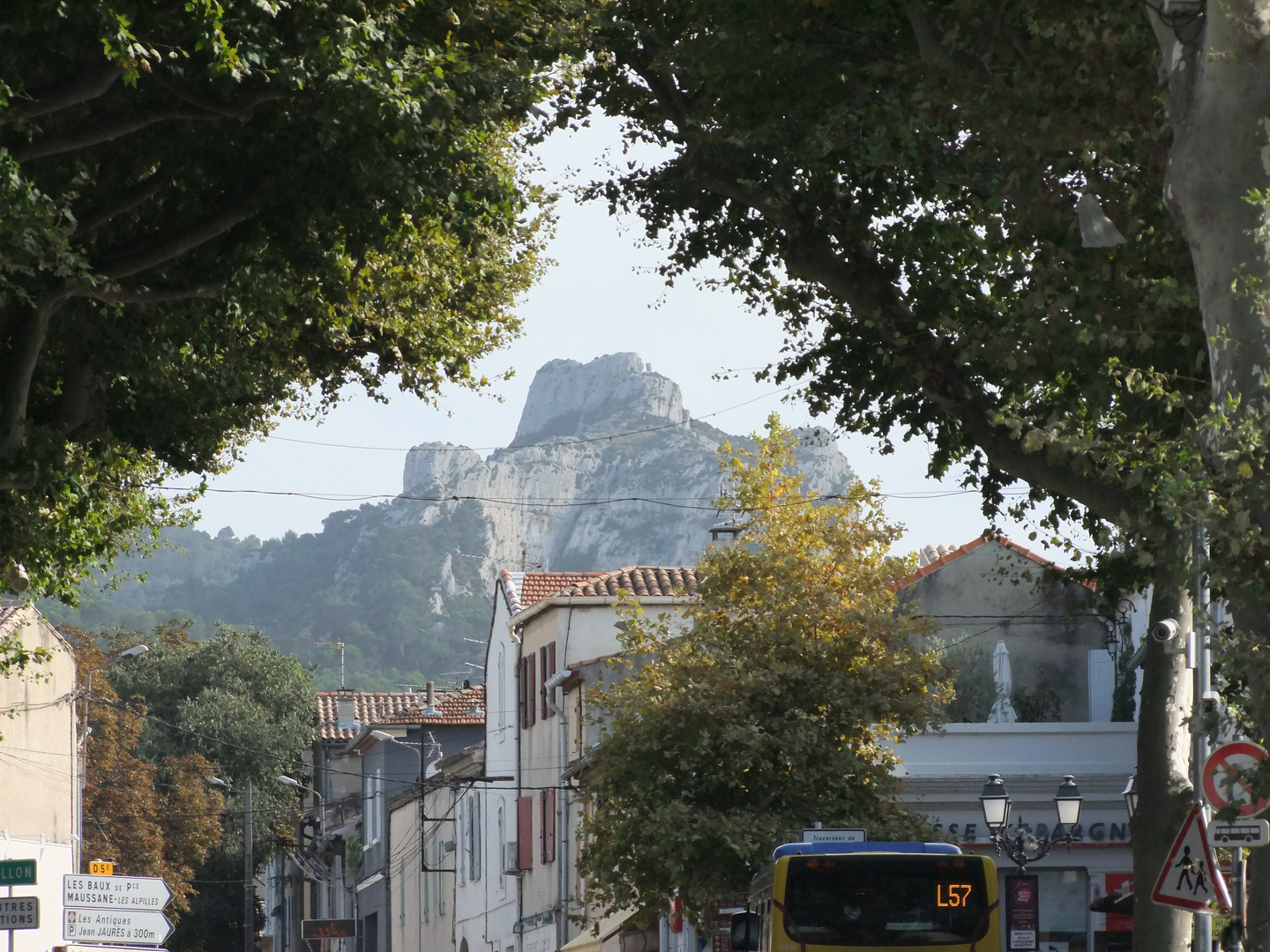 st.remy an der bushaltestelle nach avignon