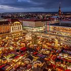 Striezelmarkt Dresden zur Blauen Stunde