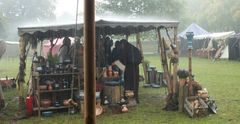 strömender Regen auf dem Mittelaltermarkt im Georgengarten Hannover