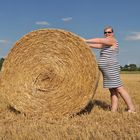 Strohballen gegen Babybauch...