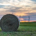 Strohballen im Sonnenuntergang 