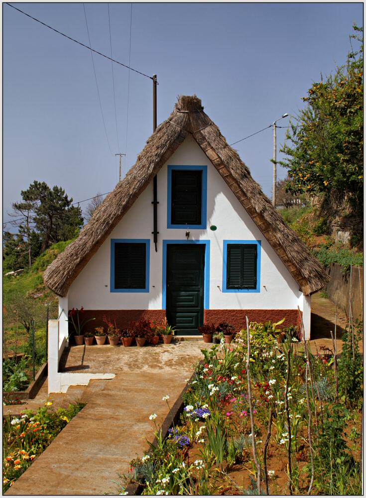 Strohgetecktes Haus in Santana