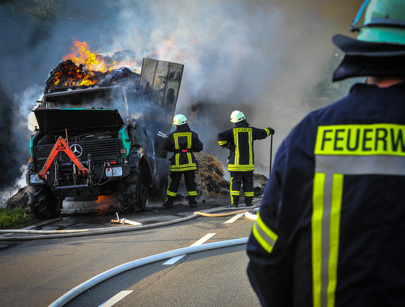 Strohtransport in Flammen 2