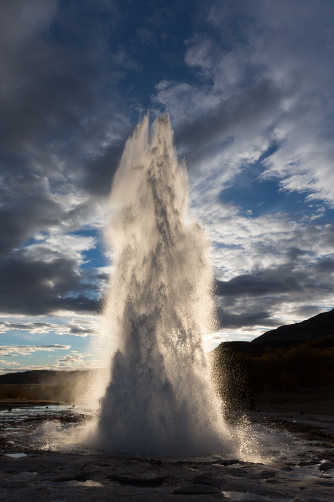 Strokkur an einem Oktoberabend (II)