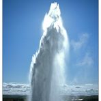 Strokkur beim Ausbruch