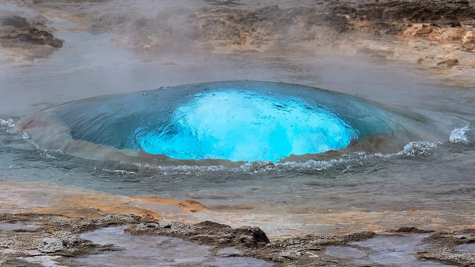 Strokkur bricht aus