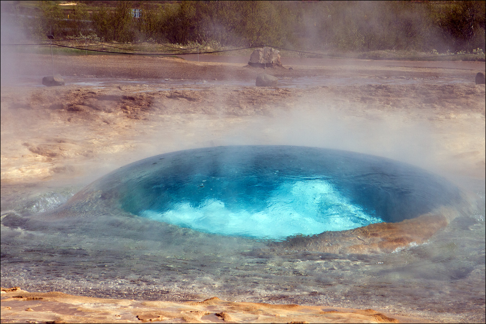 Strokkur - Geysir im Süden Islands