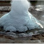 Strokkur - nearly splashing ...