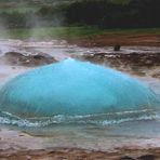 Strokkur unmittelbar vor dem Ausbruch reloaded