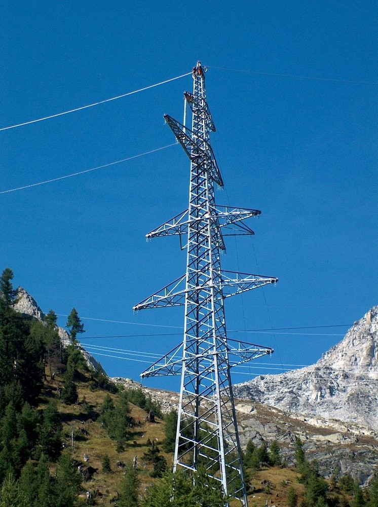 Strom in den Bergen