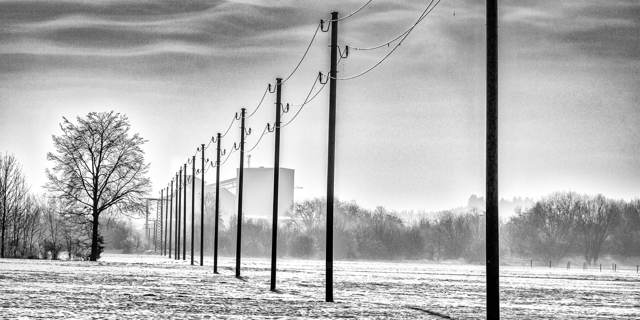 Strom übers Feld