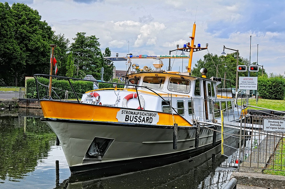 Stromaufsichtsboot "Bussard"