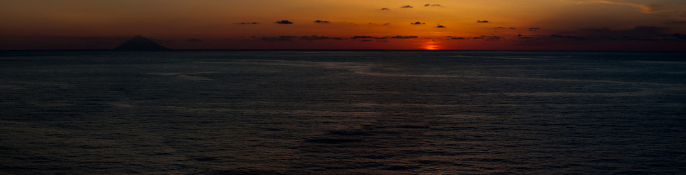 Stromboli im Sonnenuntergang