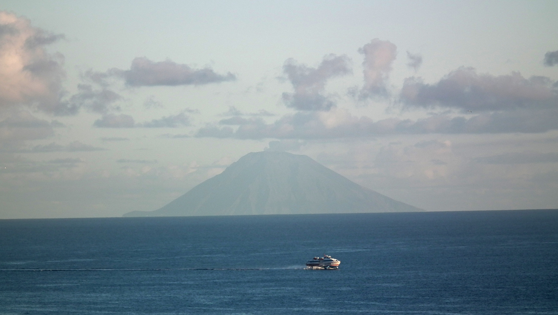 STROMBOLI IN WINTER