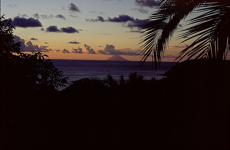 Stromboli kurz nach Sonnenuntergang