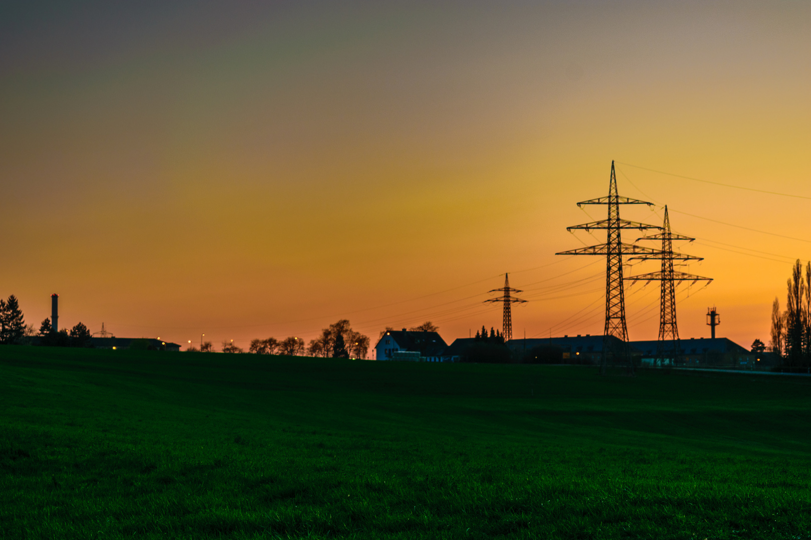 Strommäste in der Landschaft