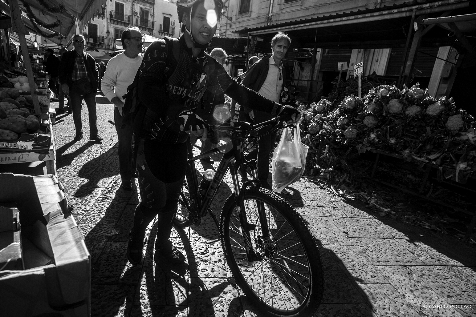 Strong contrasts of lights and shadows at the market