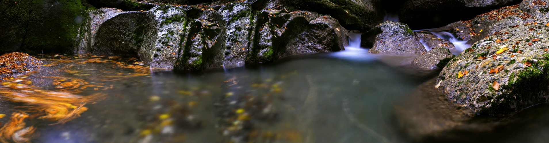 Strudel im Bach