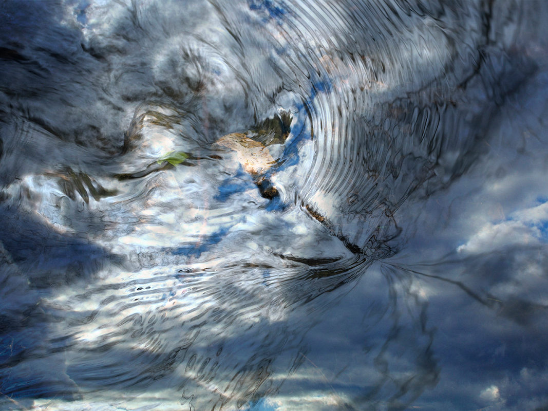 Strudel im Wasser