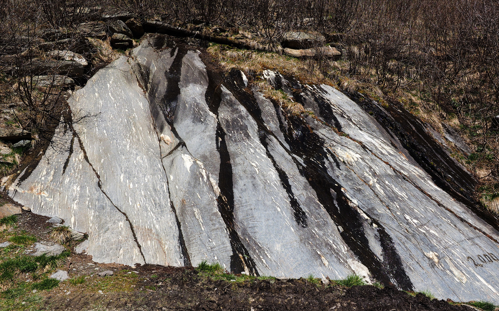 Strukturen im Fels