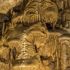 Strukturpracht in der Grotte Dargilan (1)