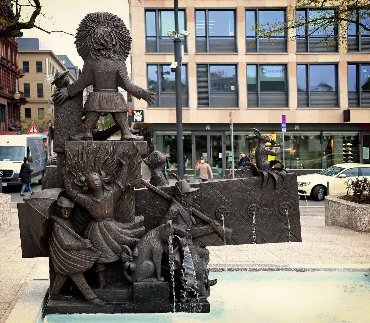 Struwwelpeter-Brunnen /  Struwwelpeter fountain 