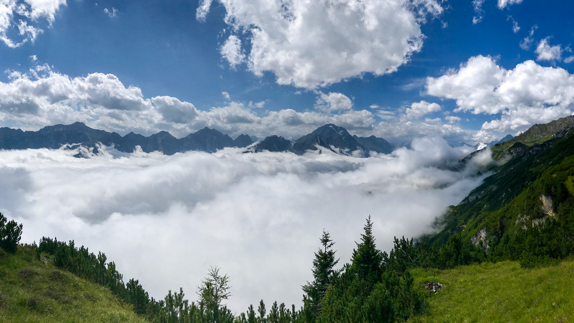 Stubaital unter Wolken