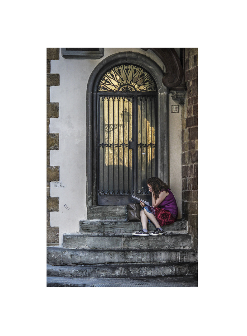 Studiando la facciata di Orsanmichele