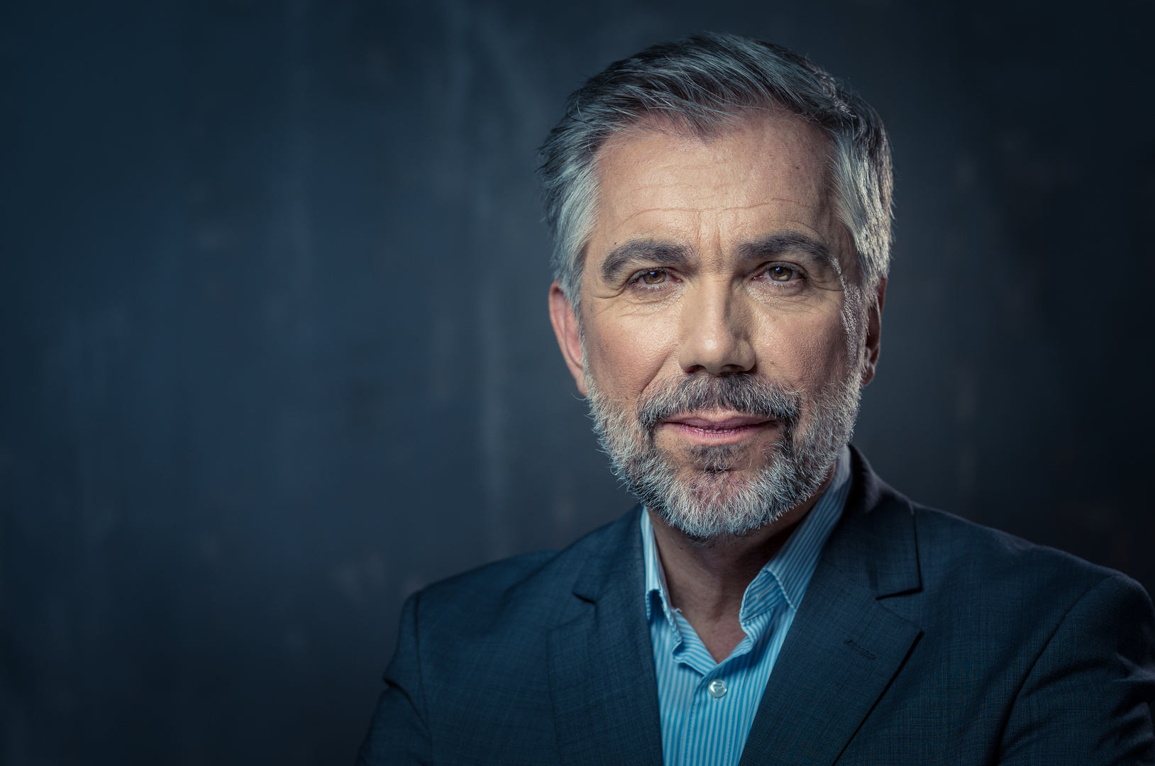 Studio Portrait Business Foto Bild Erwachsene Portraits Male Studio Bilder Auf Fotocommunity