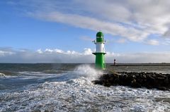 Stürmische See vor Warnemünde