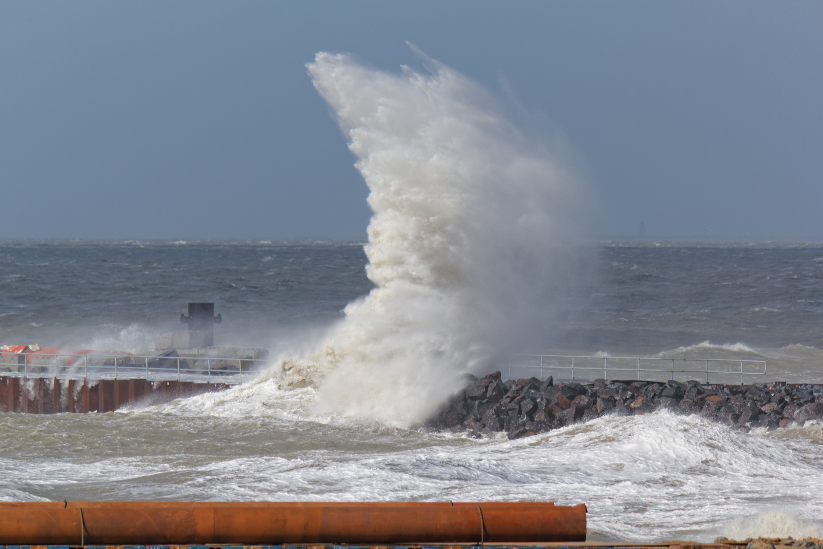 Stürmische Wasser in Cadzand Bad