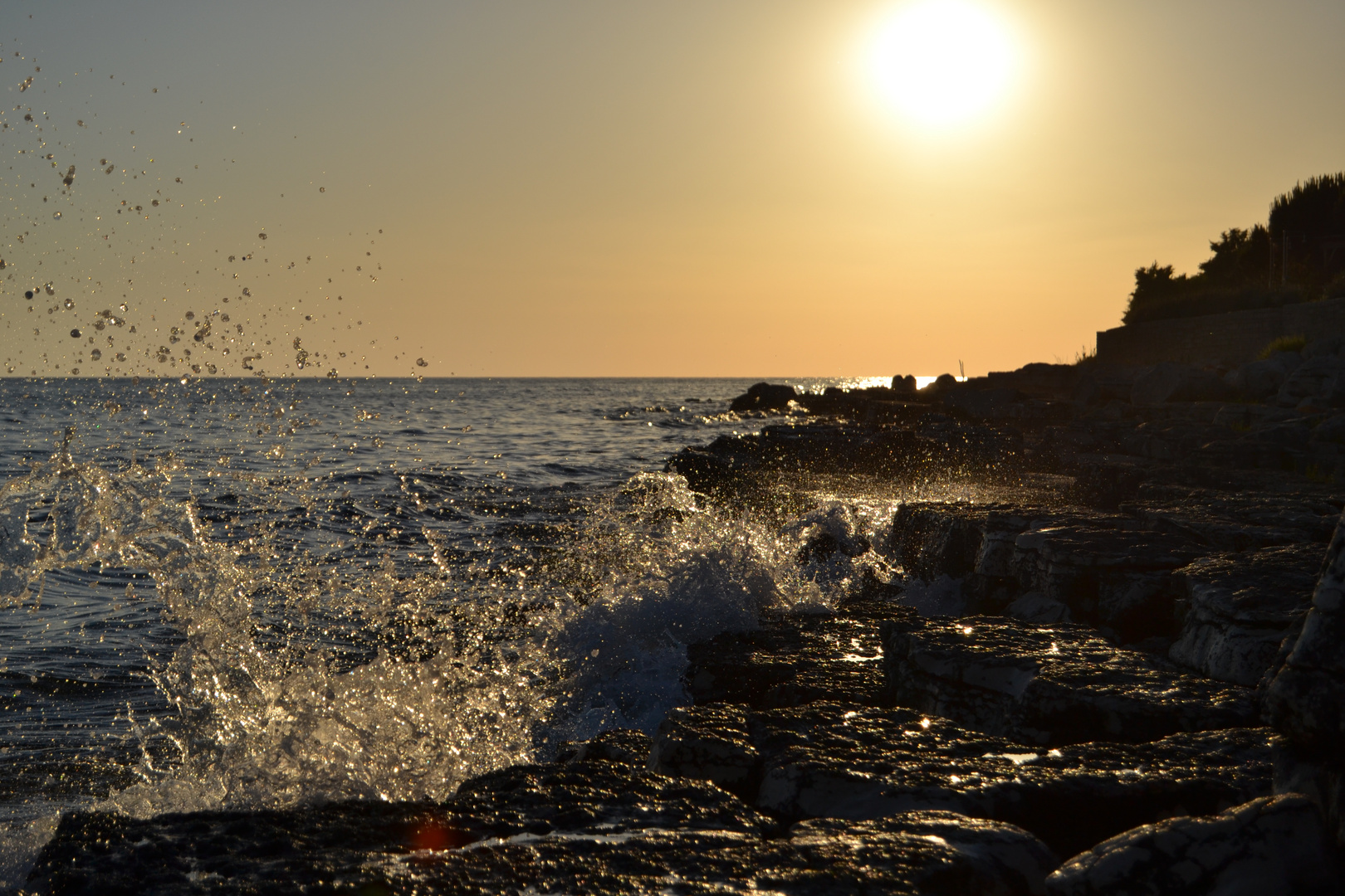 Stürmische Wellen in Umag