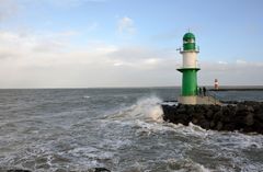 Stürmisches Wetter in Warnemünde am 11. Januar 2015