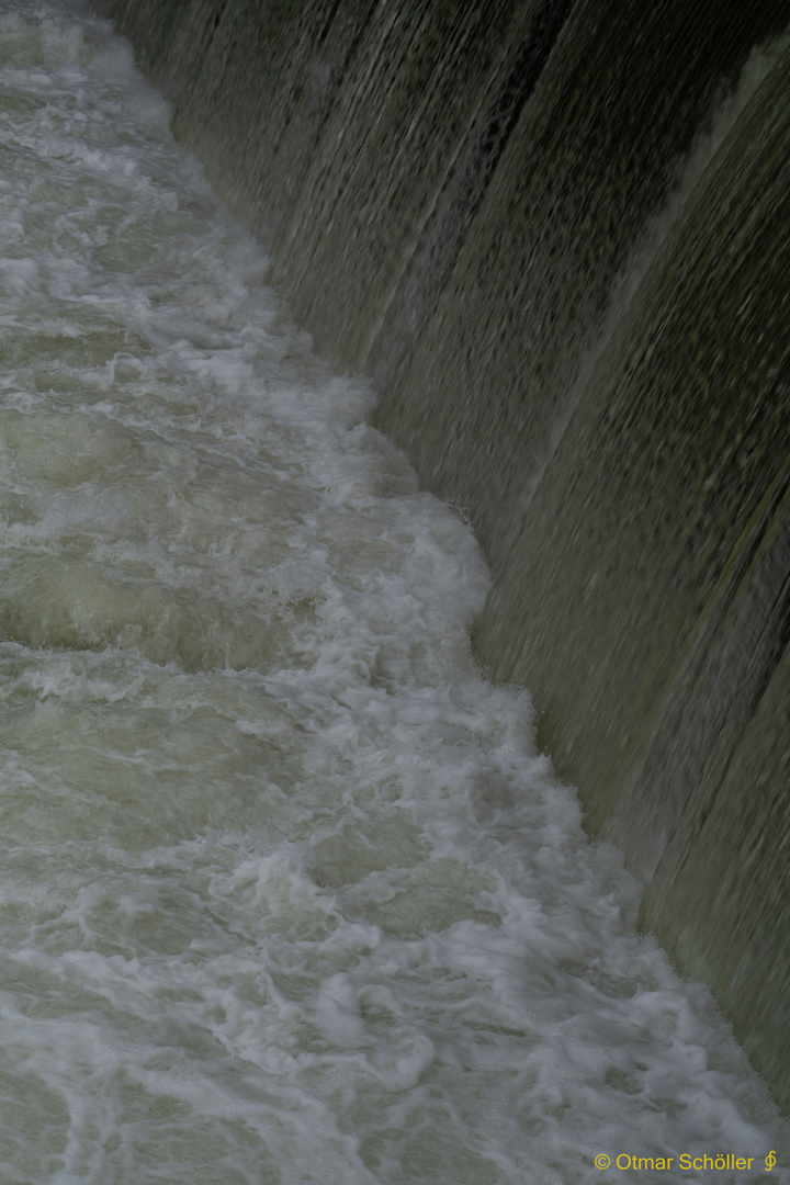 Stürzende Wasser