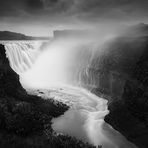 Stürzender Wasserfall