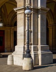 stützpfeiler mit licht..,