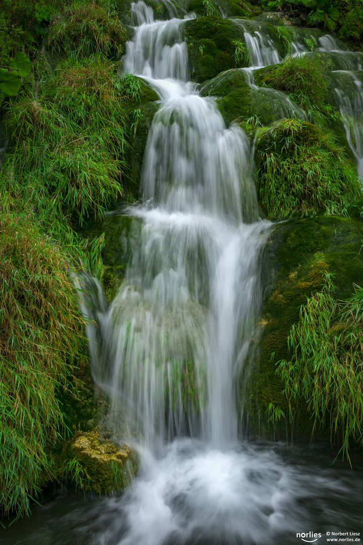 Stufen-Wasserfall