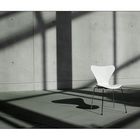 Stuhl*Schatten*Wand