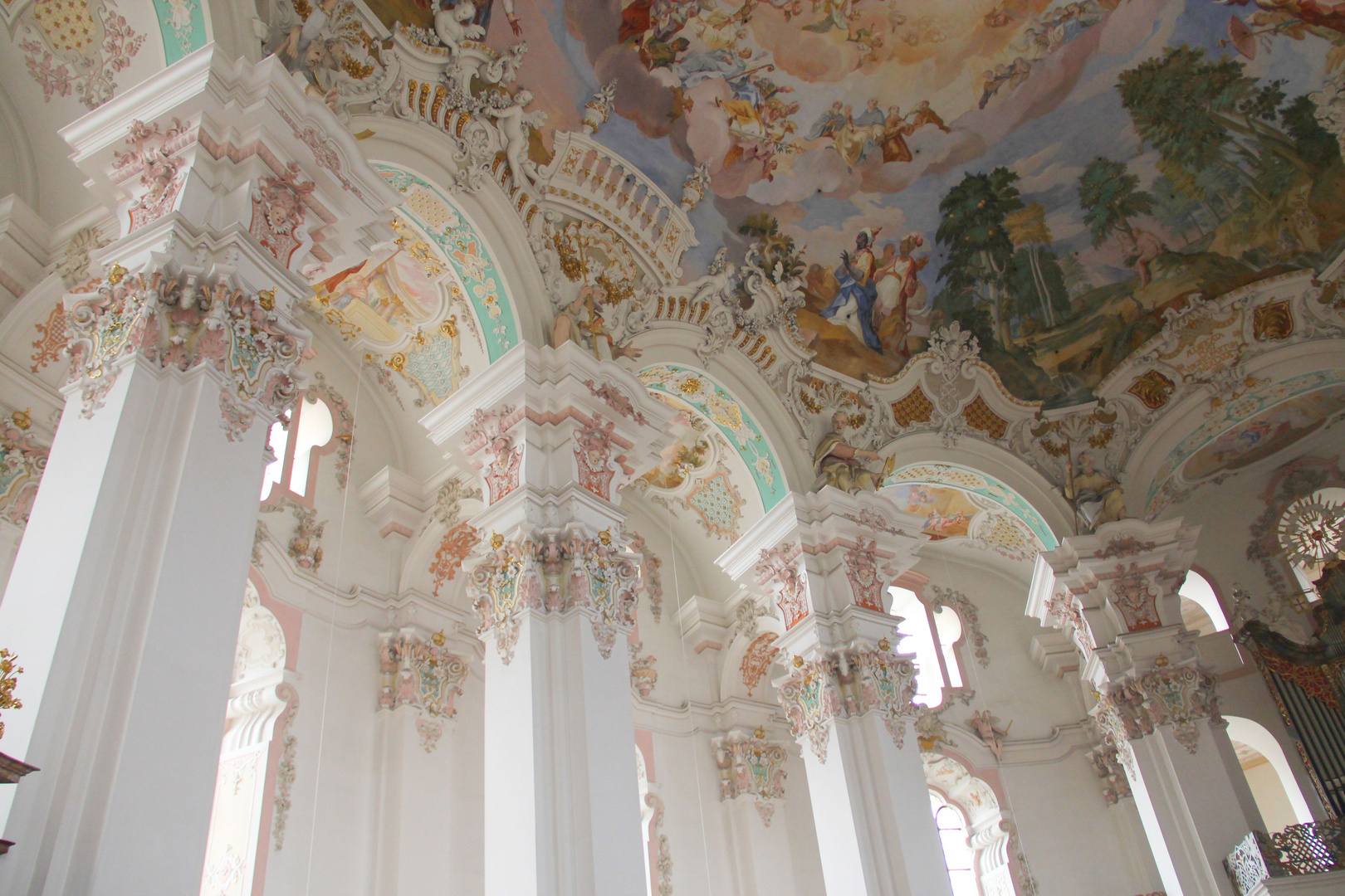 Stukkaturen in der schönsten Dorfkirche der Welt in Steinhausen