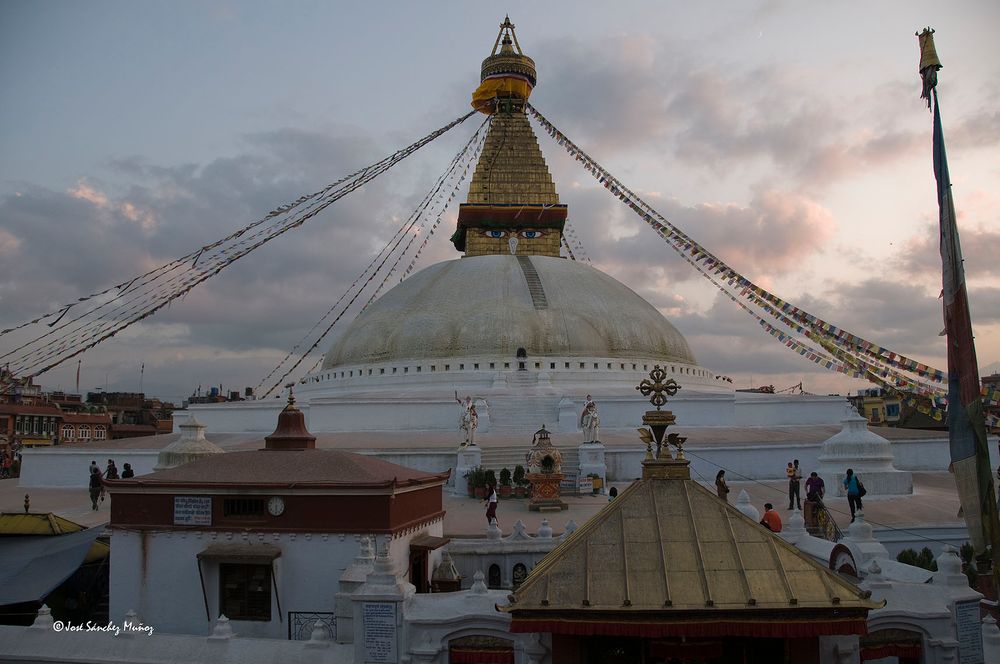 STUPA BUDISTA