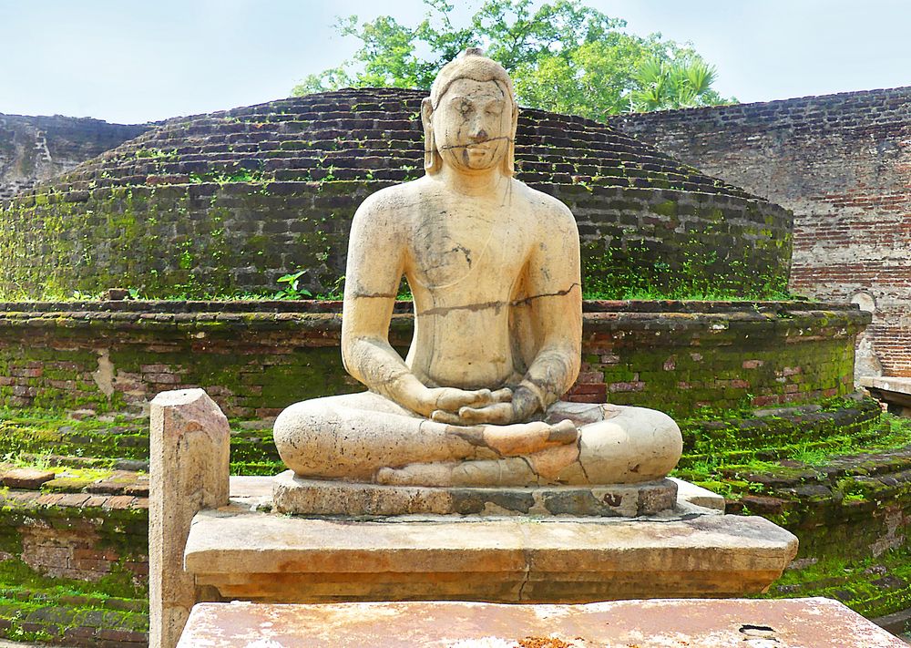 Stupa Menik Vehera