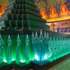 Stupa und Naga-Schlange aus Glas