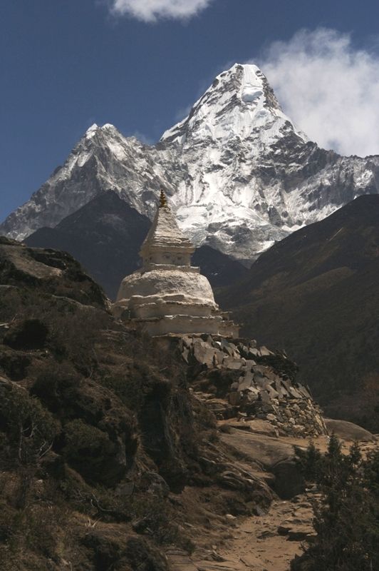 Stuppa und Ama Dablam